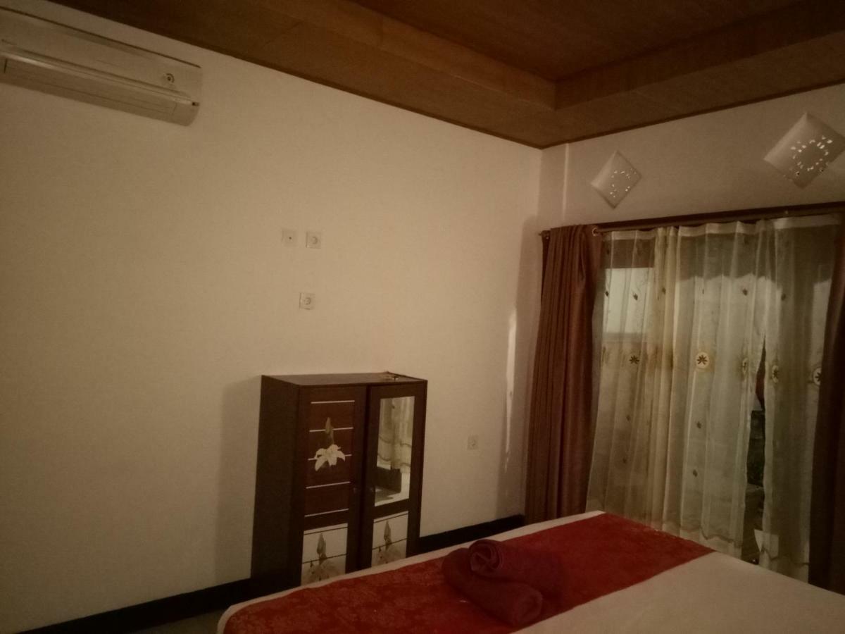 Swara Homestay 2 レンボンガン島 エクステリア 写真